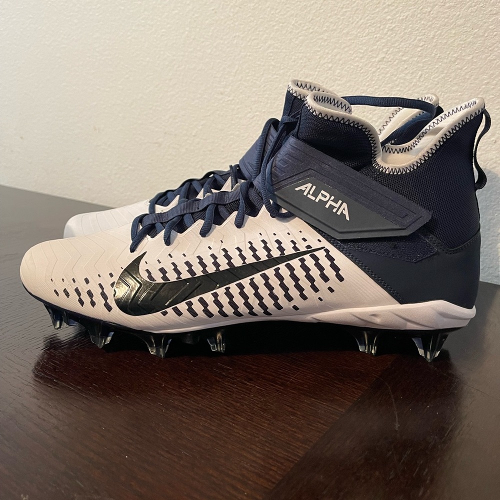 Nike Men's Alpha Menace Pro 2 Mid Football Cleats Size 16